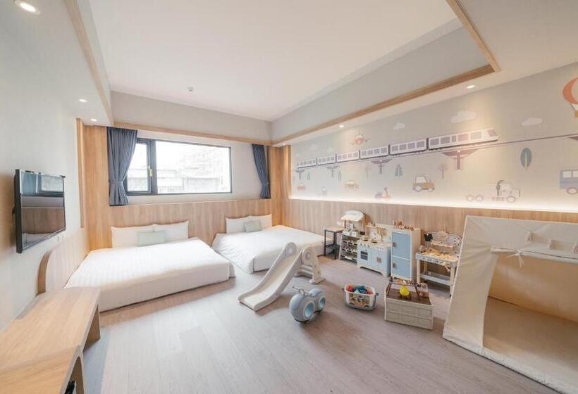 Cameră Cvadruplă Standard, Liyaou