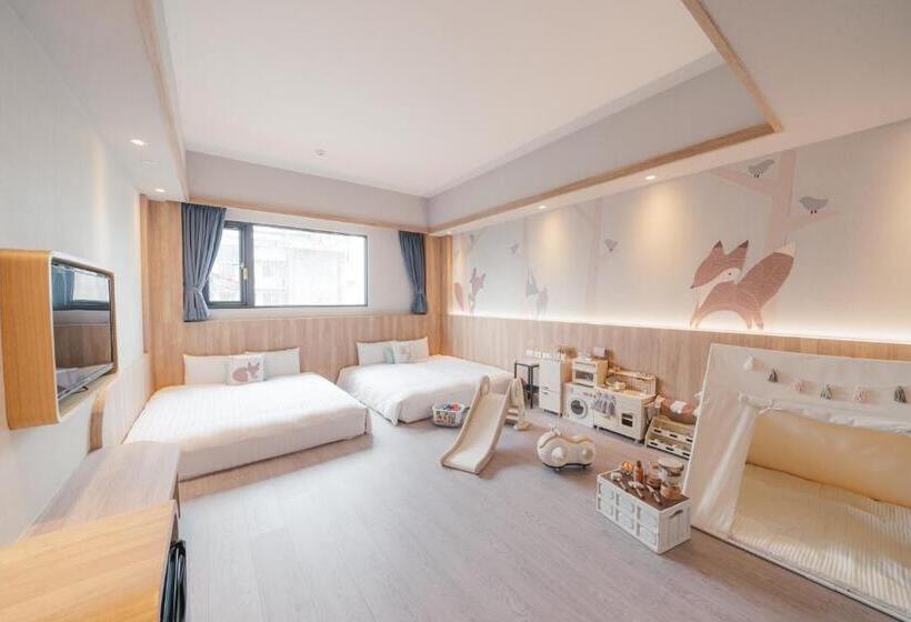 Cameră Cvadruplă Standard, Liyaou