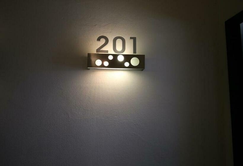 اتاق استاندارد چهارنفره با بالکن, Kenting Blue Bay Inn