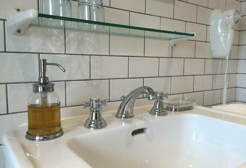 غرفة قياسية مطلّة علي حمام السباحة, Villa La Ruche