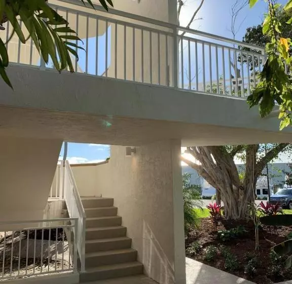 デラックススイート, Caloosa Cove Resort