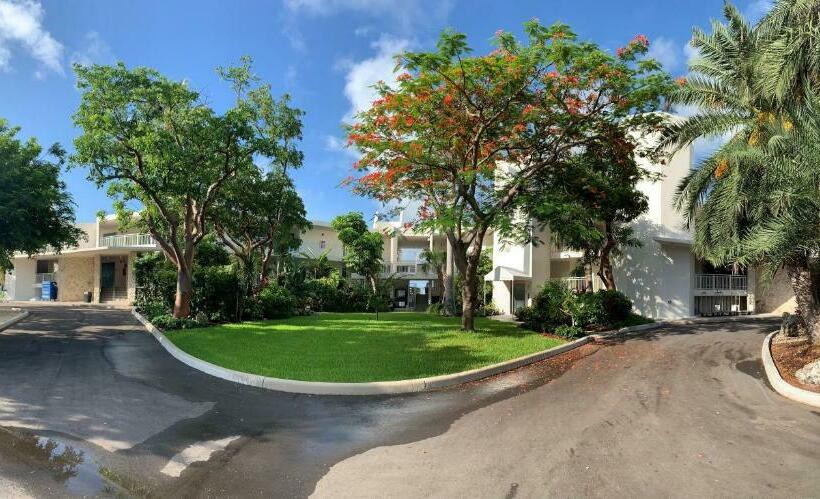 إستوديو قياسى, Caloosa Cove Resort