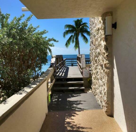 إستوديو قياسى, Caloosa Cove Resort