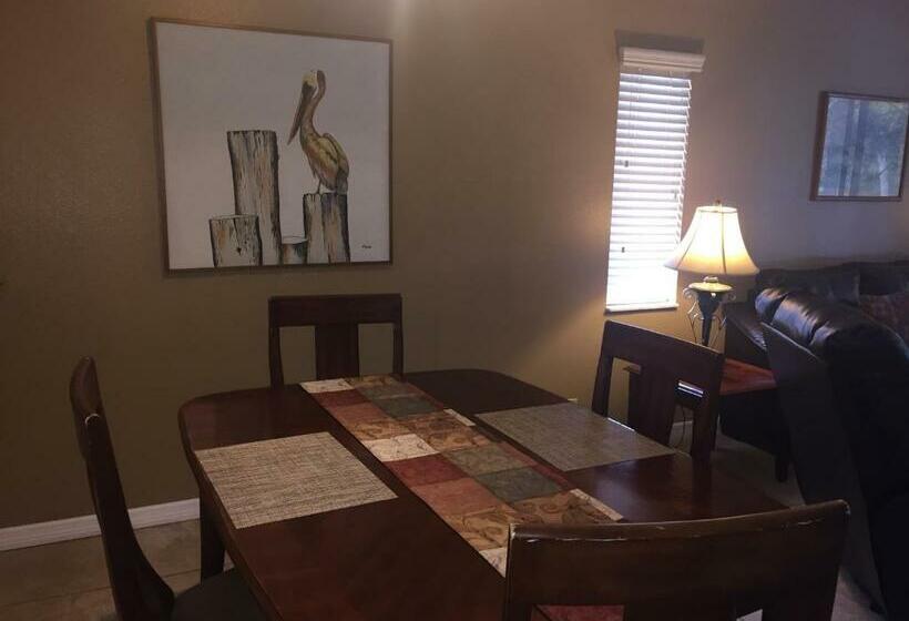 جناح غرفتين نوم, Charlotte Bay Resort