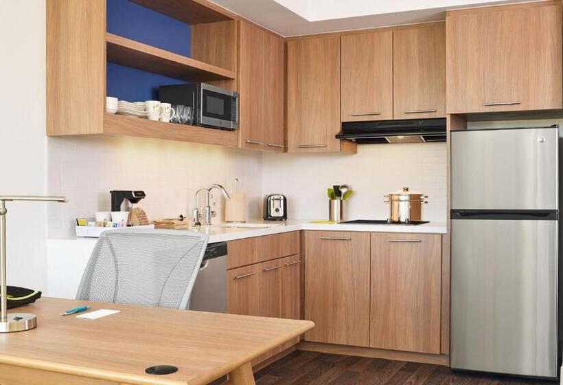 キングサイズベッドのスイートルーム, Element Chandler Fashion Center