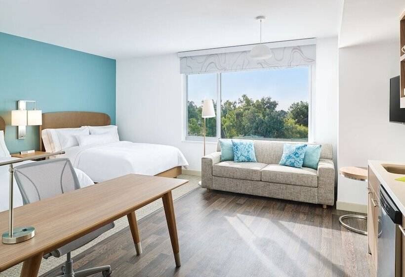 スタンダードスタジオ, Element Chandler Fashion Center