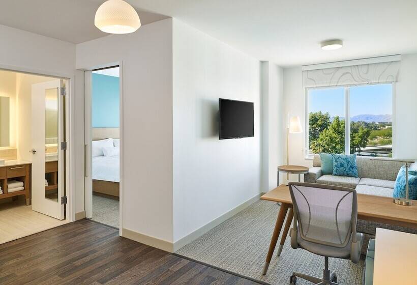 スイート, Element Chandler Fashion Center