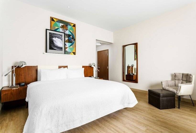 标准间带双人床, Hampton Inn & Suites Santa Monica