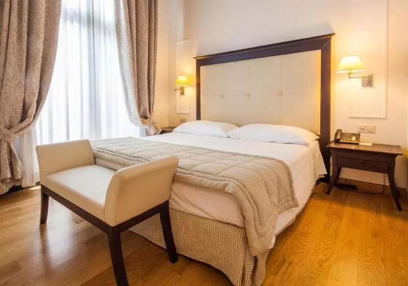 Standard-huone King-vuode, Hampton Inn & Suites Santa Monica