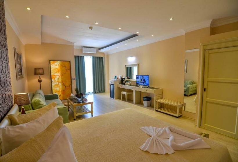 스탠다드 발코니 룸 측면 바다 전망, Phoenicia Luxury