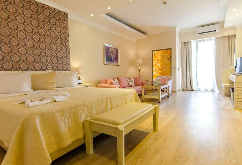 스탠다드 발코니 룸 측면 바다 전망, Phoenicia Luxury