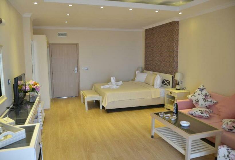 Standard Room with Balcony Side Sea View, Phoenicia Luxury