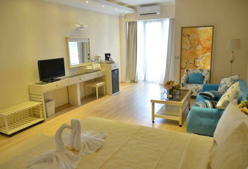 스탠다드 발코니 룸 측면 바다 전망, Phoenicia Luxury