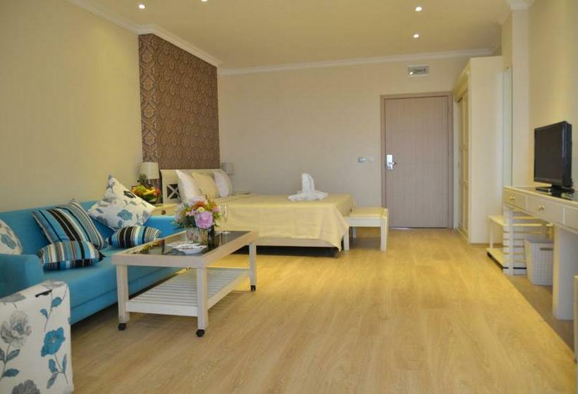 스탠다드 발코니 룸 측면 바다 전망, Phoenicia Luxury