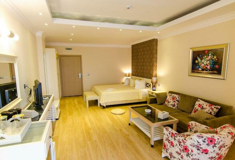 스탠다드 발코니 룸 측면 바다 전망, Phoenicia Luxury