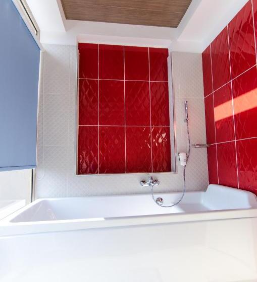 스탠다드 발코니 룸 측면 바다 전망, Phoenicia Luxury