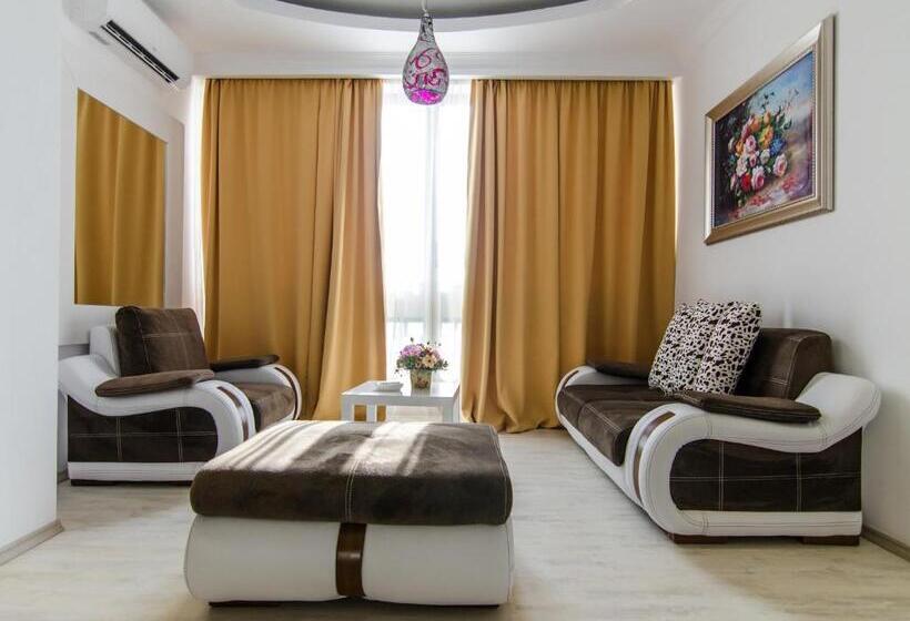 Suite with lake view, Phoenicia Luxury