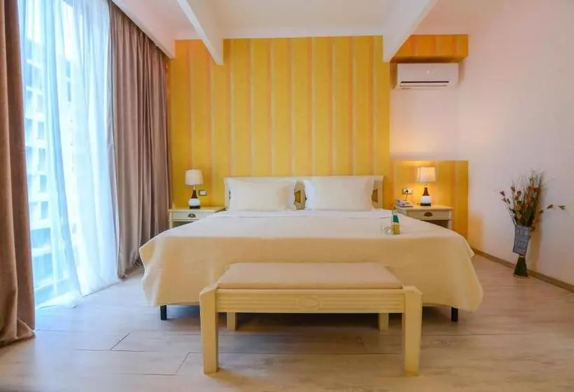 Suite with lake view, Phoenicia Luxury