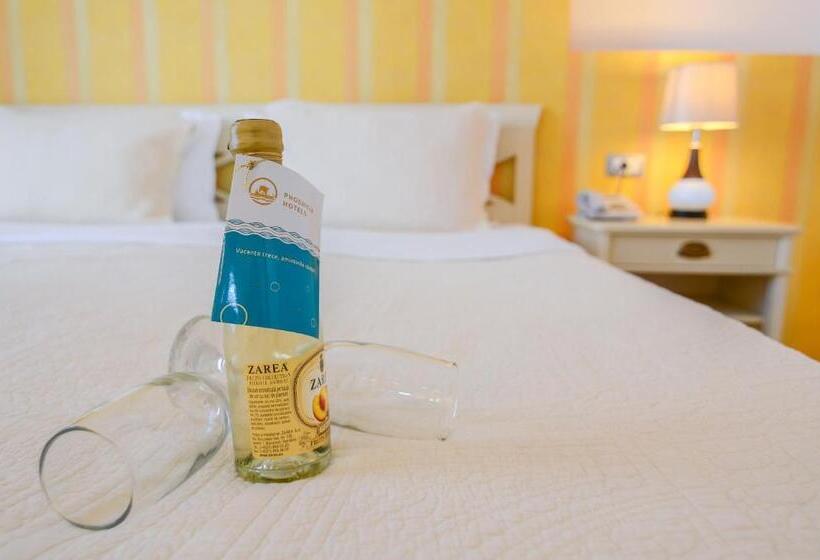 Suite with lake view, Phoenicia Luxury