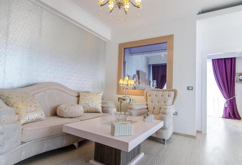 Superior suite with view, Phoenicia Luxury