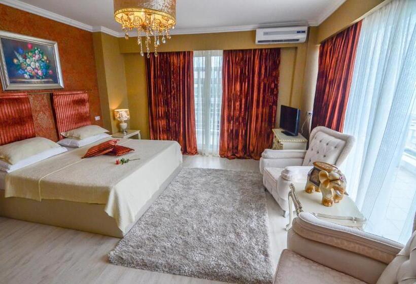 سوییت لوکس, Phoenicia Luxury