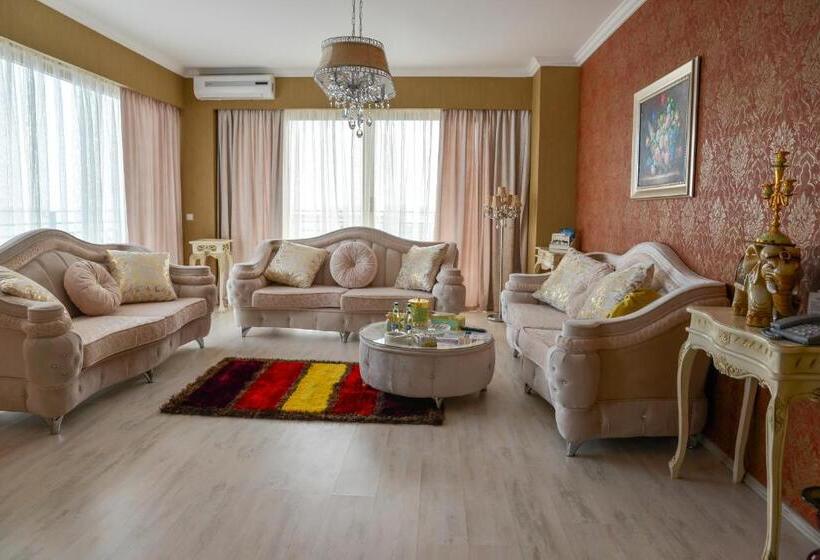 디럭스 스위트, Phoenicia Luxury