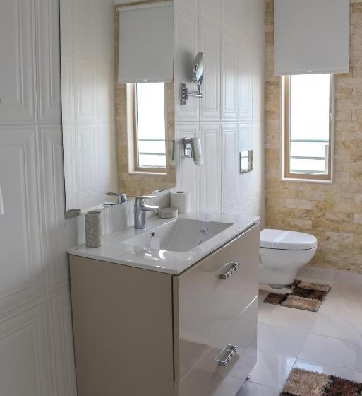 디럭스 스위트, Phoenicia Luxury