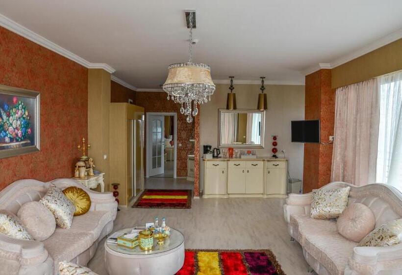 Люкс Повышенной Комфортности, Phoenicia Luxury