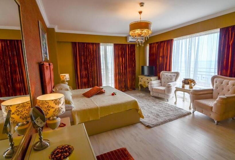 سوییت لوکس, Phoenicia Luxury