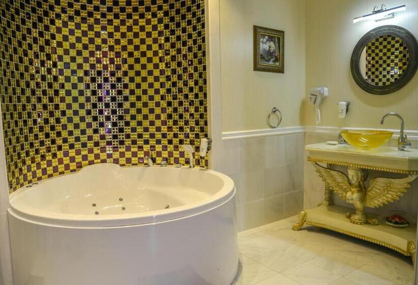 سوئیت رویال, Phoenicia Luxury