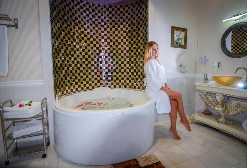 로얄 스위트, Phoenicia Luxury