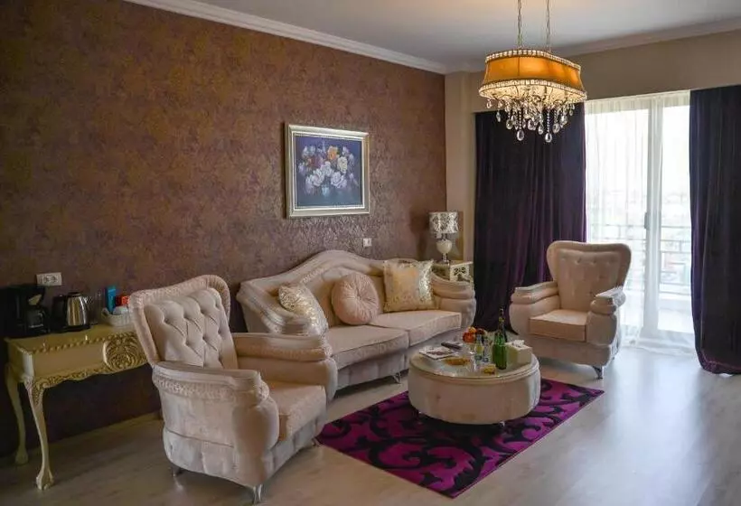 ロイヤルスイート, Phoenicia Luxury
