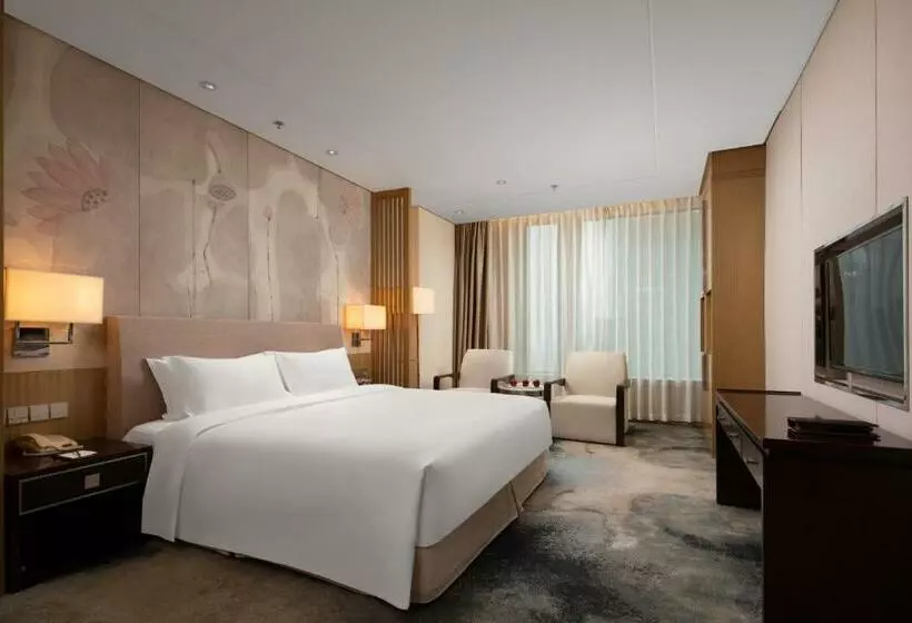 اتاق اجرایی با تخت بزرگ, The Yun Hotel Hankou