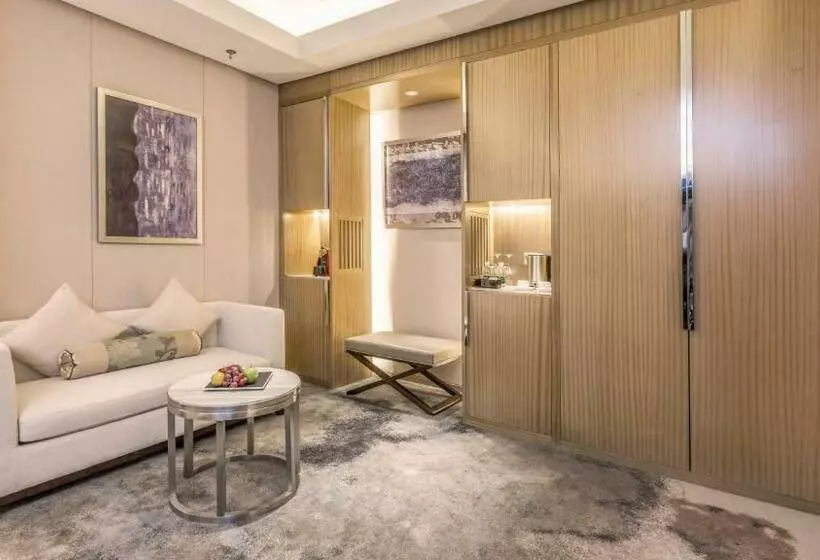 اتاق اجرایی با تخت بزرگ, The Yun Hotel Hankou