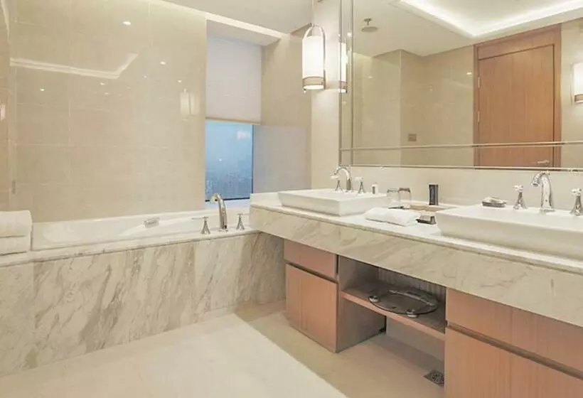 اتاق اجرایی با تخت بزرگ, The Yun Hotel Hankou