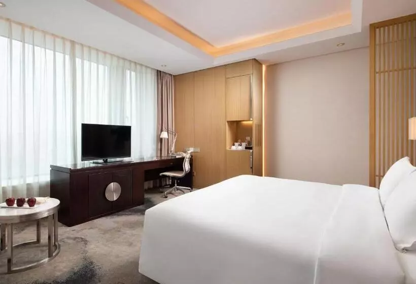 اتاق لوکس با تخت بزرگ, The Yun Hotel Hankou