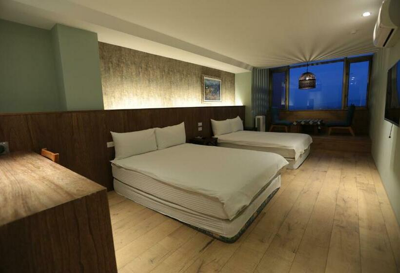 اتاق استاندارد چهار تخته با چشم‌انداز دریا, Jiufen Happyland B&b