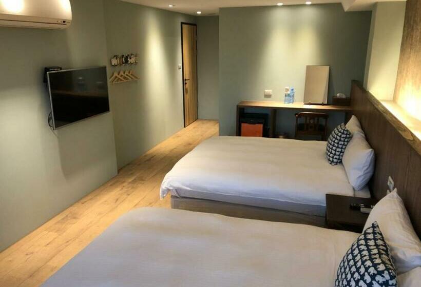 اتاق استاندارد چهار تخته با چشم‌انداز دریا, Jiufen Happyland B&b