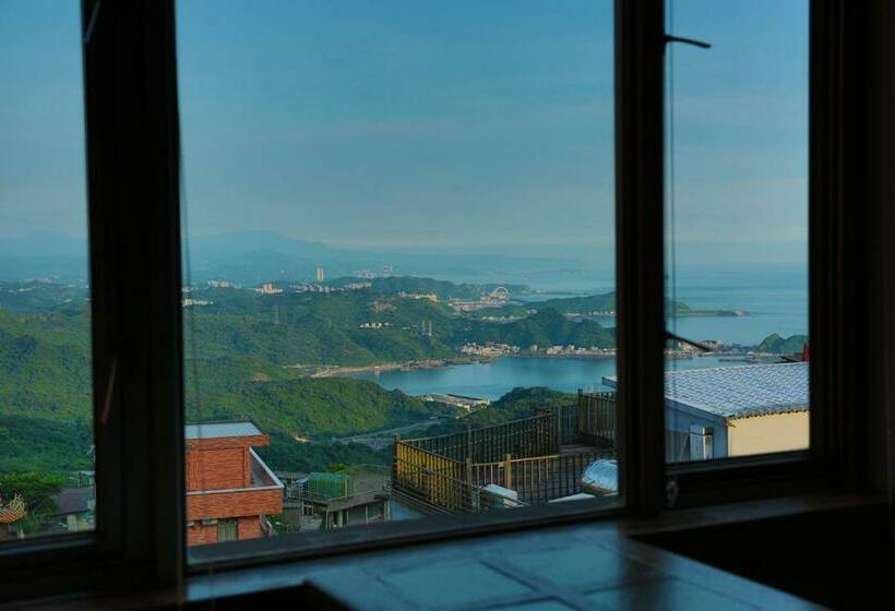 اتاق استاندارد چهار تخته با چشم‌انداز دریا, Jiufen Happyland B&b