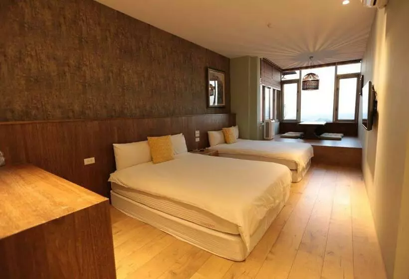 اتاق استاندارد چهار تخته با چشم‌انداز دریا, Jiufen Happyland B&b