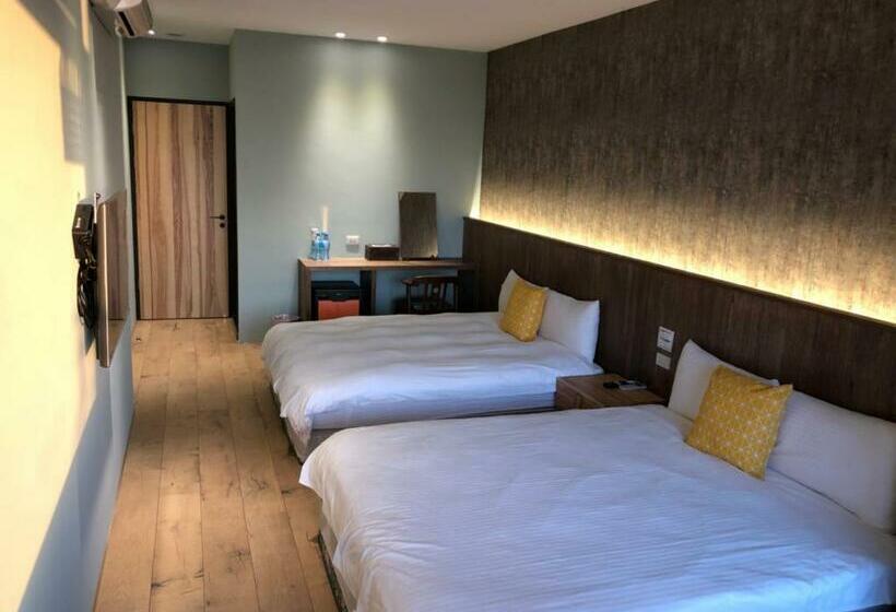 اتاق استاندارد چهار تخته با چشم‌انداز دریا, Jiufen Happyland B&b