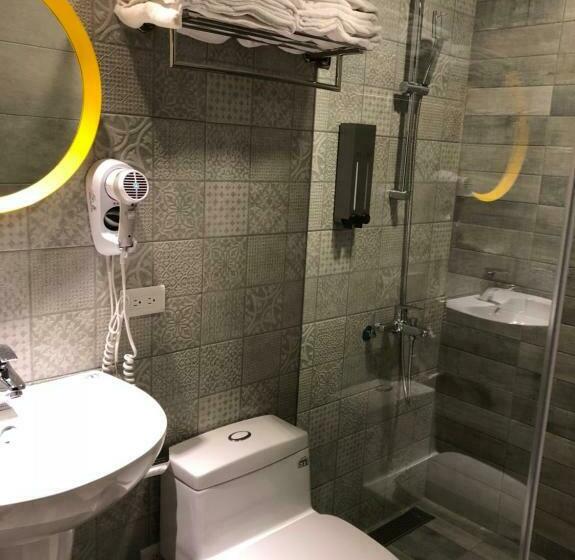 اتاق استاندارد چهار تخته با چشم‌انداز دریا, Jiufen Happyland B&b