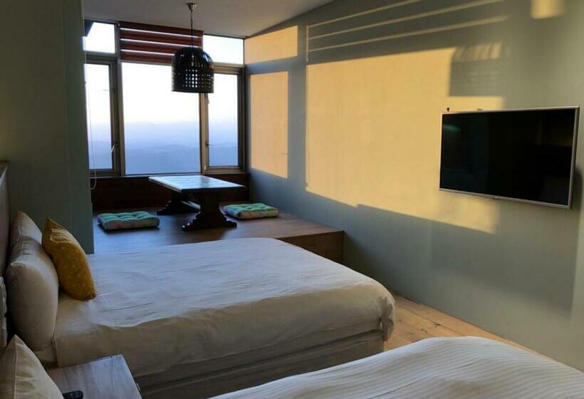 اتاق استاندارد چهار تخته با چشم‌انداز دریا, Jiufen Happyland B&b