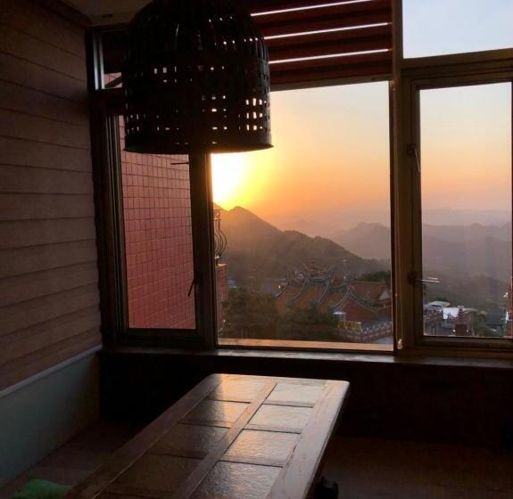اتاق استاندارد چهار تخته با چشم‌انداز دریا, Jiufen Happyland B&b