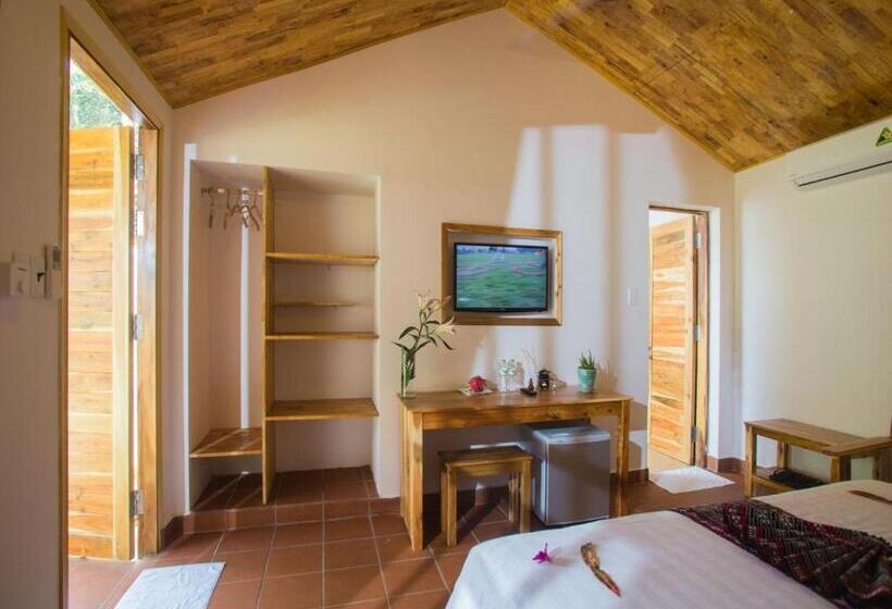 Superior bungalow garden view, La Mer Resort, Phú Quốc