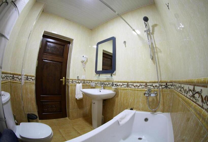 جناح جونيور, Sultan Hotel Boutique