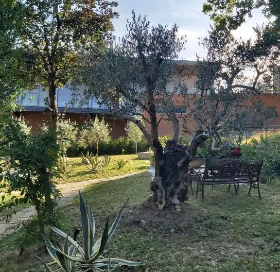 Perhehuone, B&b Borgo Dei Cedri