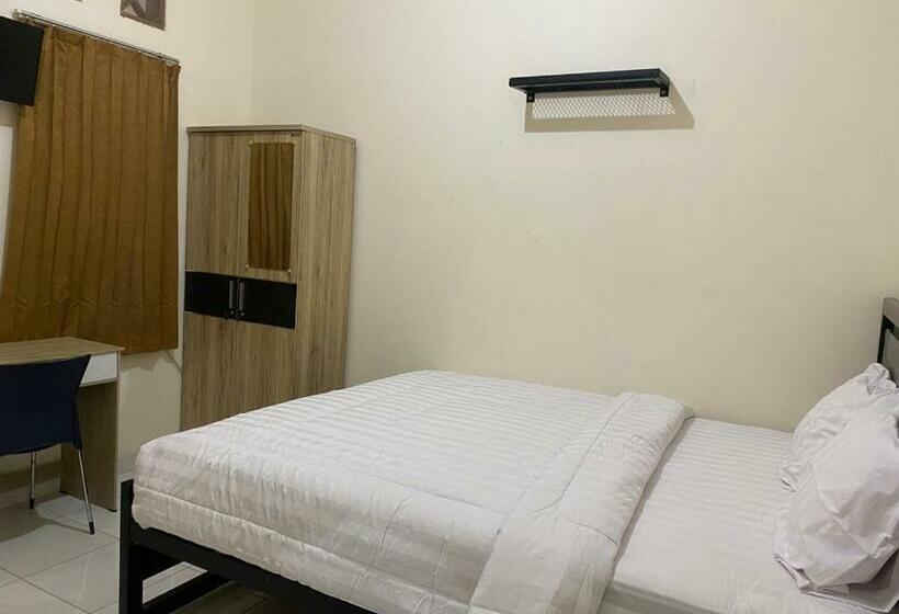 Номер Стандарт, Reddoorz At Meruya Utara