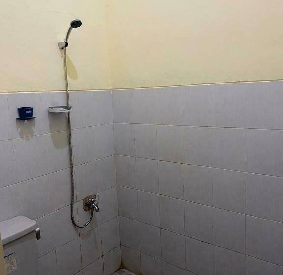 Номер Стандарт, Reddoorz At Meruya Utara