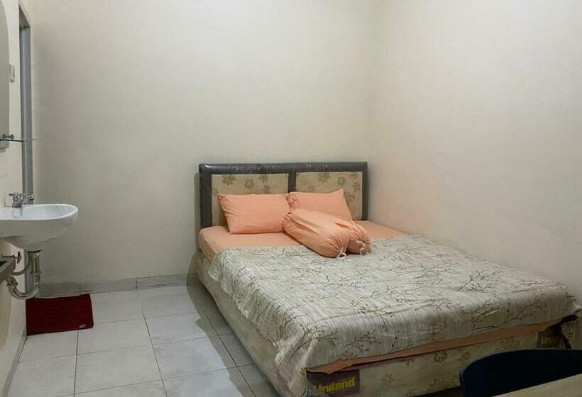 Номер Стандарт, Reddoorz At Meruya Utara